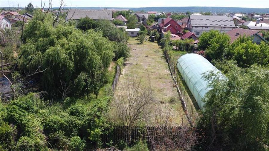 Teren Construcții intravilan de 1033 mp, în Cernele