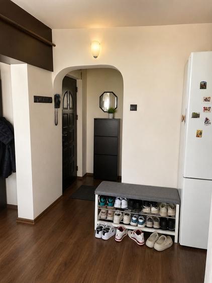 Apartament cu 3 camere decomandat în Exterior Vest