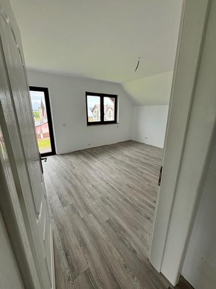 Casă cu 4 camere în Dărmănești