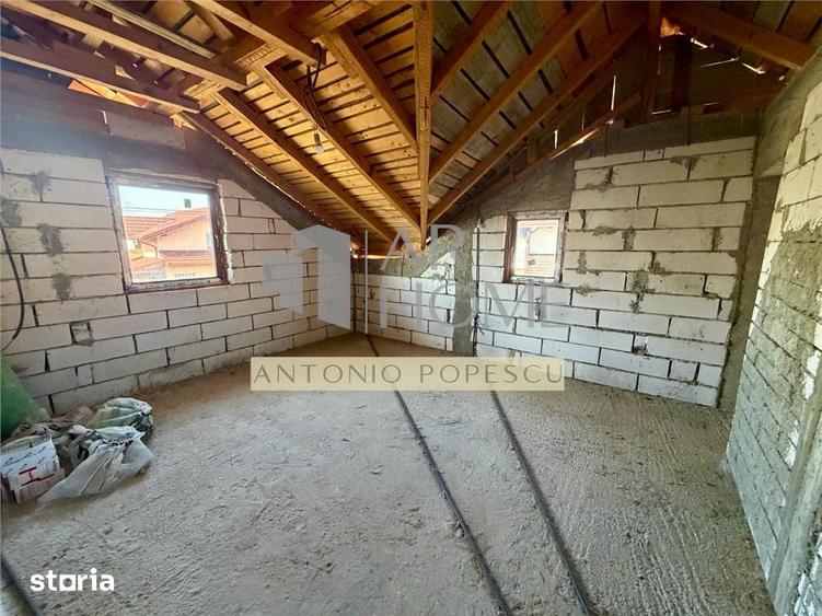 Casă cu 4 camere cu Teren 422 Mp în Păulești