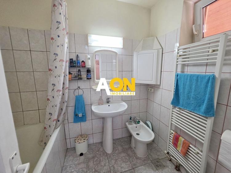 Casă individuală cu 5 camere cu Canalizare în Central