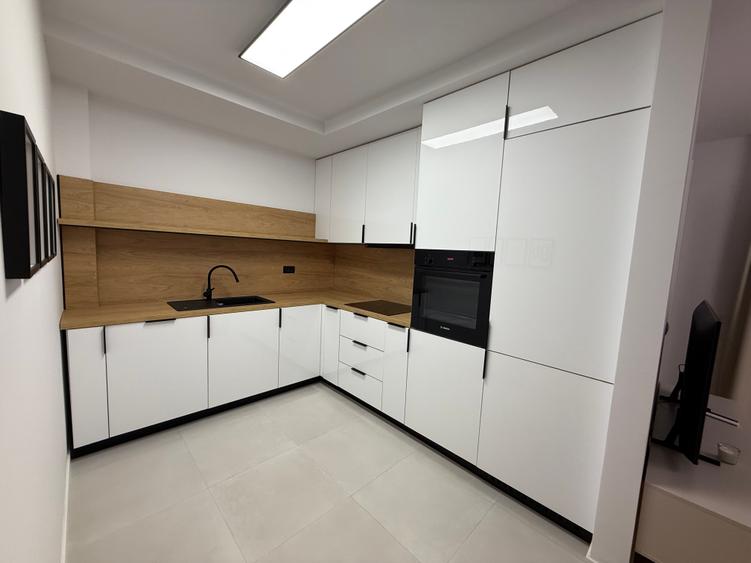 Apartament cu 2 camere semidecomandat în Aviației
