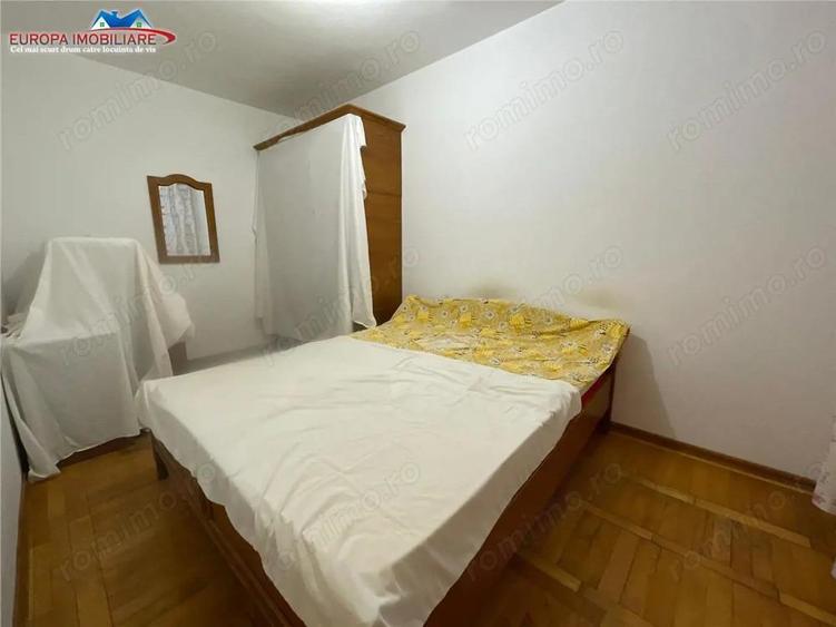 Apartament cu 4 camere în Spitalului