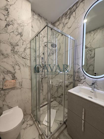 Apartament cu 3 camere semidecomandat, mobilat în Brâncoveanu