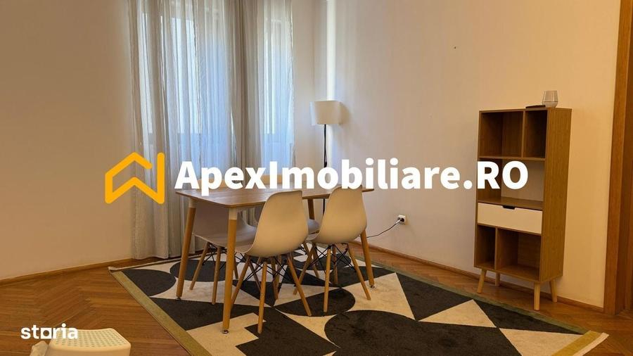 Apartament cu 3 camere semidecomandat în Universitate