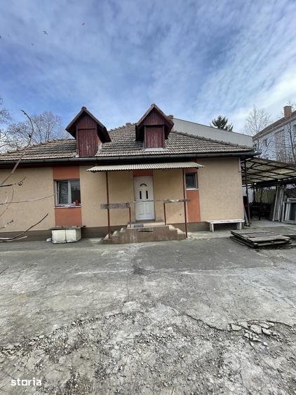 Casa de vanzare in apropierea Pie?ei de Rusi - 7