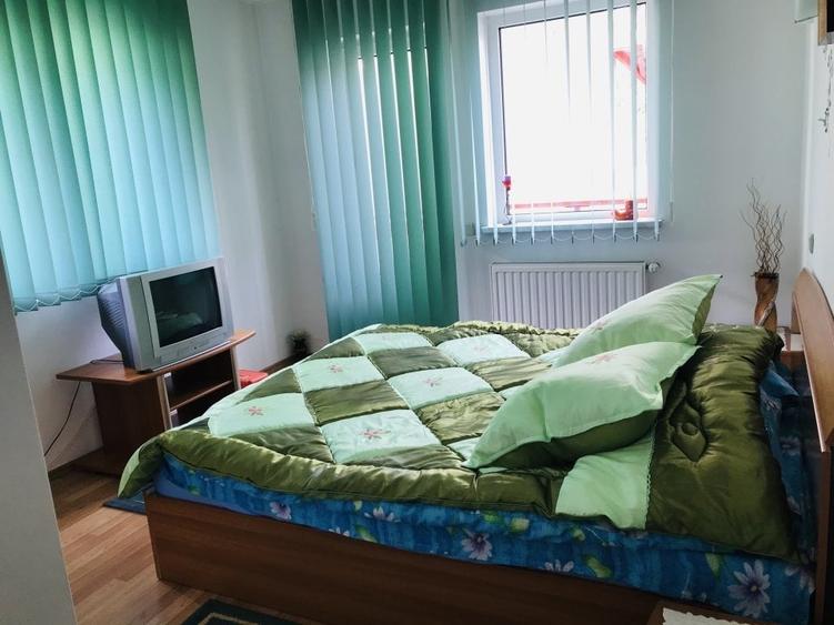 Casă individuală cu 8 camere cu Teren 260 Mp în Ultracentral