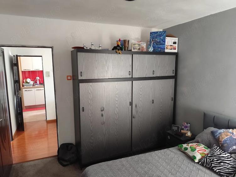 Apartament cu 3 camere decomandat în 9 Mai