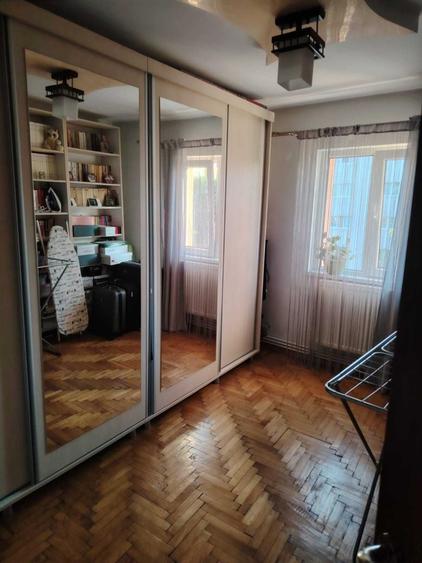 Apartament cu 4 camere decomandat în Obcini