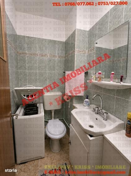 Apartament cu 3 camere decomandat în Bere