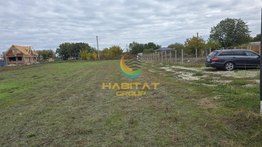 Teren Construcții intravilan de 500 mp, în Est