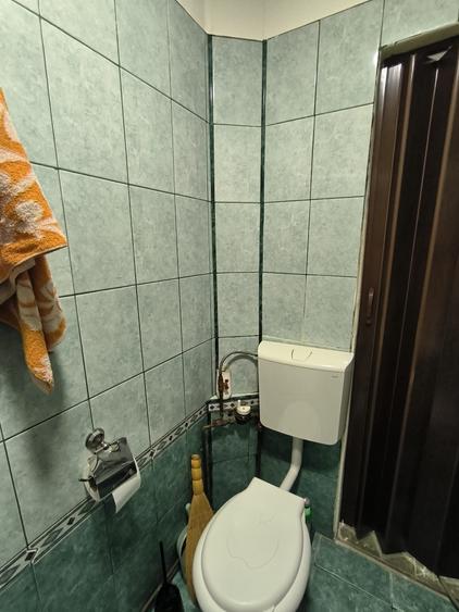 Apartament cu 3 camere semidecomandat în Cioceanu