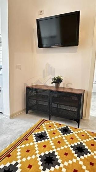 Apartament cu 2 camere semidecomandat, mobilat în Sud
