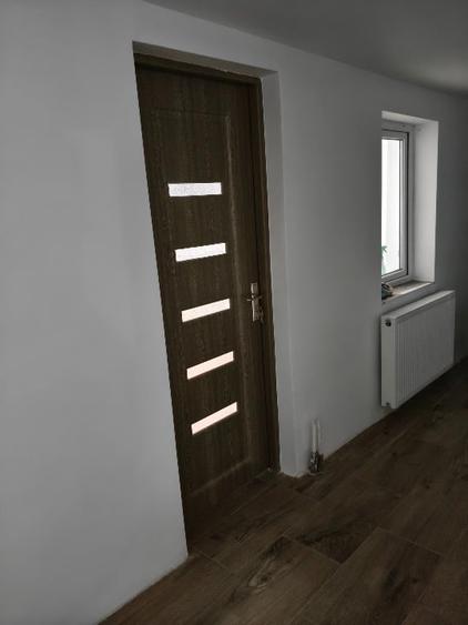 Casă individuală cu 5 camere cu Canalizare în Corbu