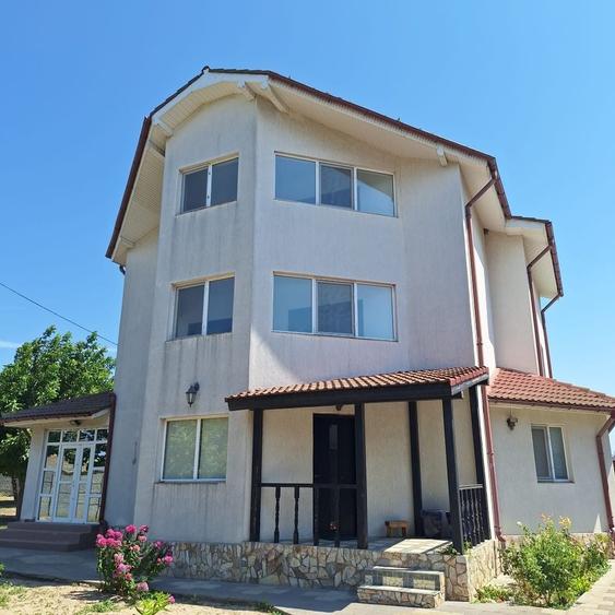 Casă cu 4 camere în Cobadin