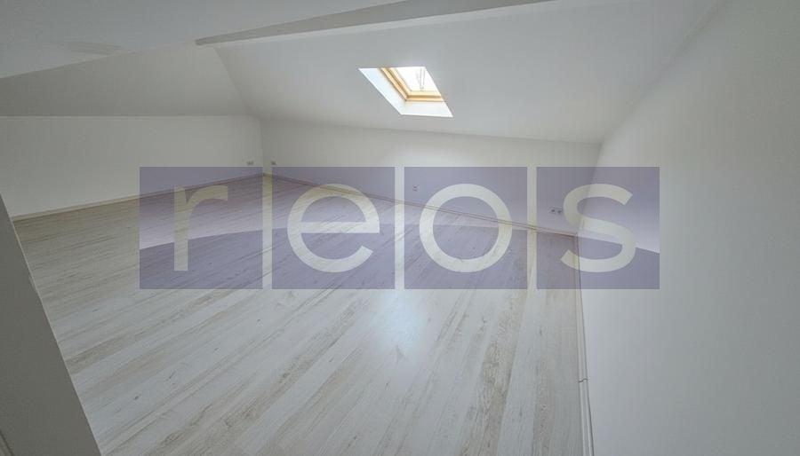 Casă individuală cu 5 camere cu Canalizare în Domenii