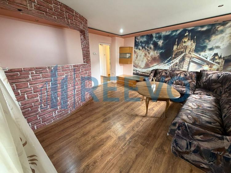 Apartament cu 3 camere decomandat, mobilat în Periferie