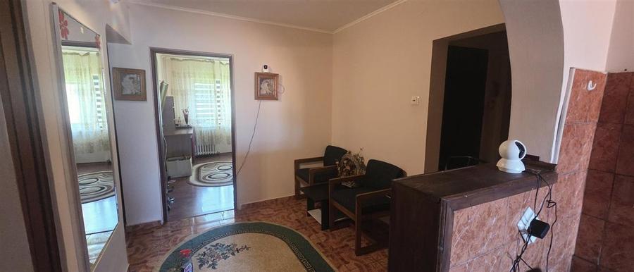 Apartament cu 3 camere decomandat, mobilat în Centru Civic