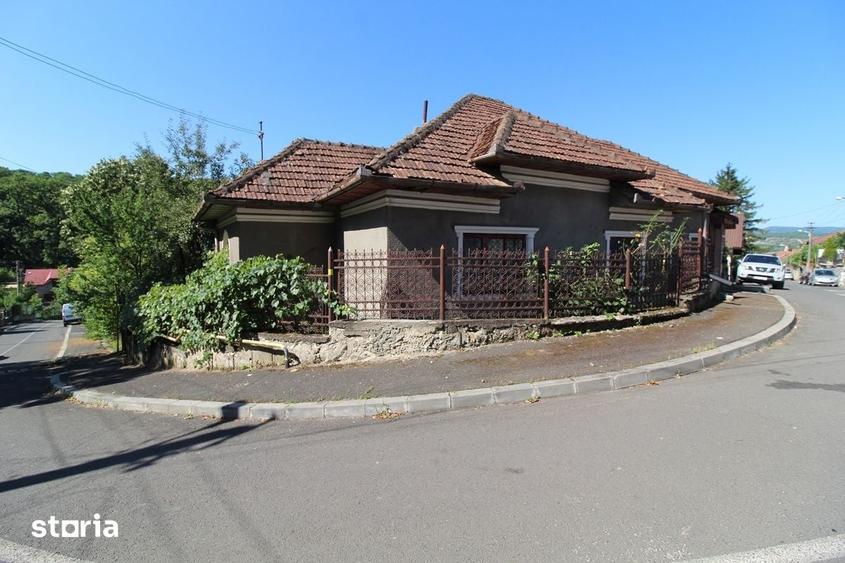 Casă cu 5 camere cu Teren 538 Mp în Central