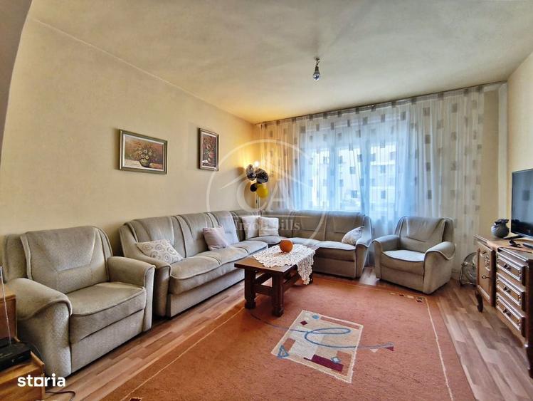 Casă cu 4 camere în Sânmartin