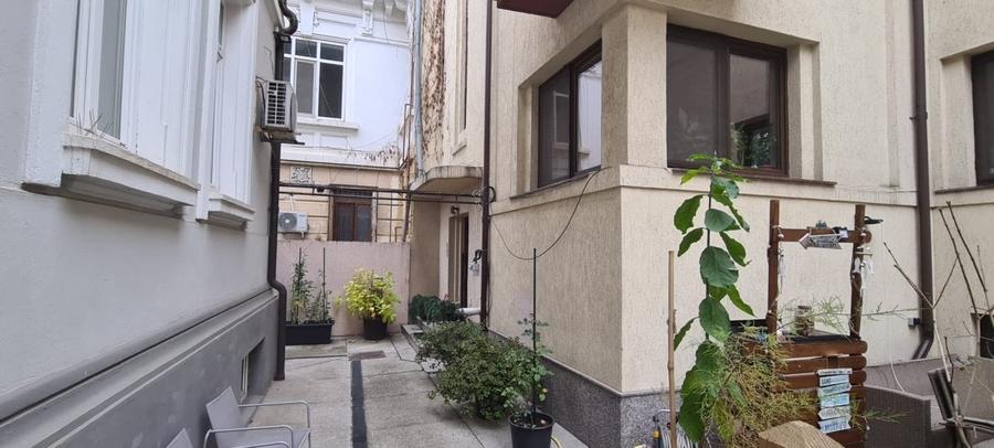 Casă individuală cu 8 camere cu Teren 260 Mp în Cișmigiu