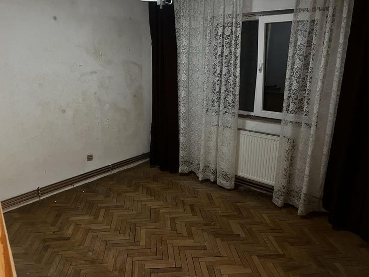 Apartament cu 2 camere semidecomandat în Șagului