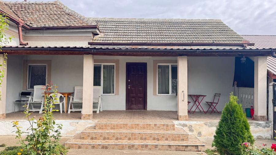 Casă individuală cu 5 camere cu Teren 1200 Mp în Ghidici