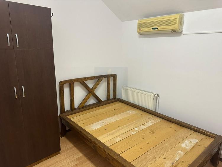 Casă individuală cu 16 camere cu Canalizare în Central