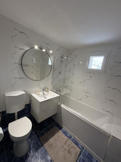 Apartament cu 4 camere decomandat în Central