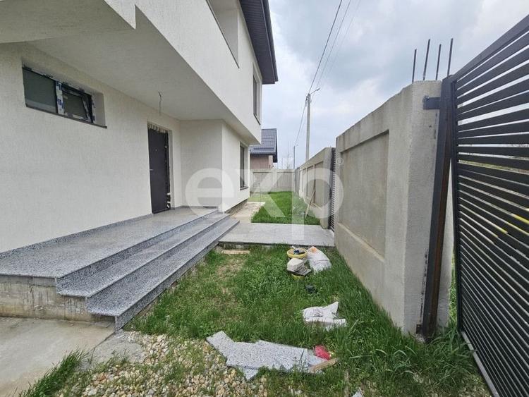 Casă individuală cu 5 camere cu Teren 420 Mp în Berceni