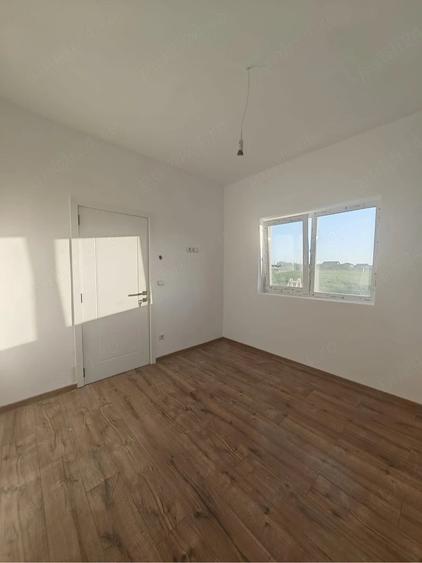 Casă cu 3 camere cu Teren 270 Mp în Parța