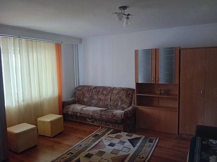 Garsonieră decomandată în Trivale