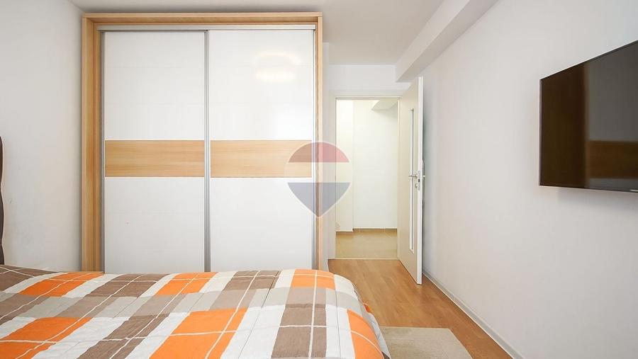 Apartament cu 2 camere decomandat, mobilat în Tractorul