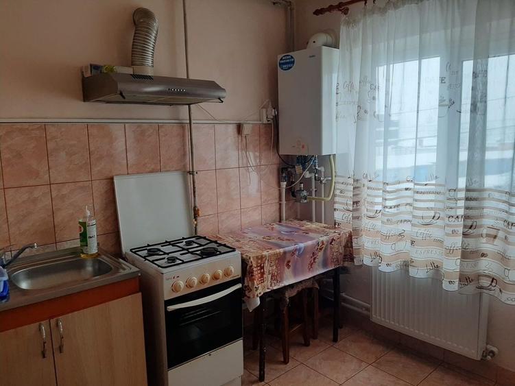 Garsonieră decomandată în Central