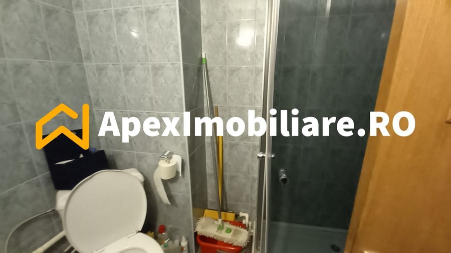 Apartament cu 3 camere semidecomandat, mobilat în Iancului