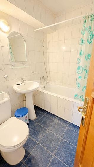 Apartament cu 2 camere decomandat, mobilat în Central