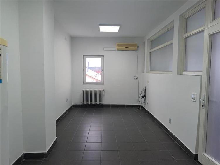 Spațiu industrial, de 1,100 mp, în Mureșeni