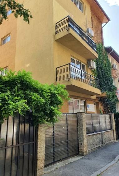 Spațiu comercial, de 220 mp, în Vitan