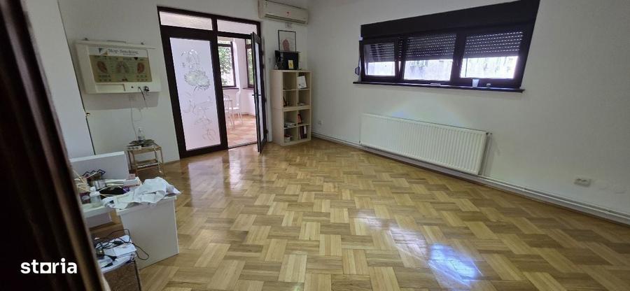 Apartament cu 4 camere în Dacia
