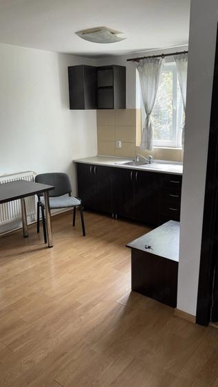 Apartament cu 2 camere semidecomandat în Schei