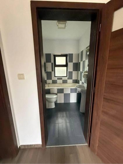 Casă cu Teren 250 Mp în Central