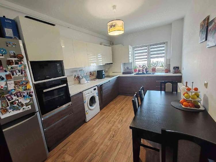 Apartament cu 2 camere decomandat, mobilat în Central