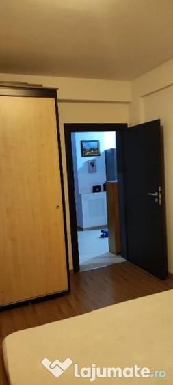 Apartament cu 2 camere decomandat în Roșu