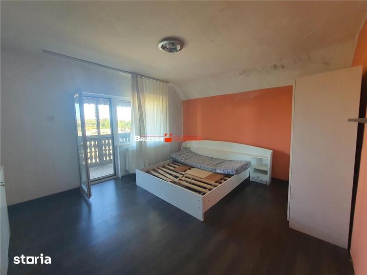 Casă cu 5 camere cu Teren 1463 Mp în Tăut