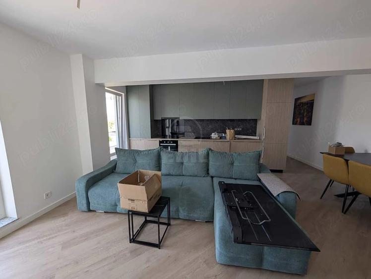 Apartament cu 3 camere semidecomandat în Central