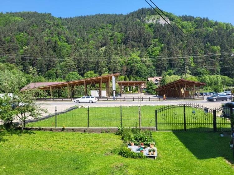 Casă individuală cu 6 camere cu Canalizare în Bran