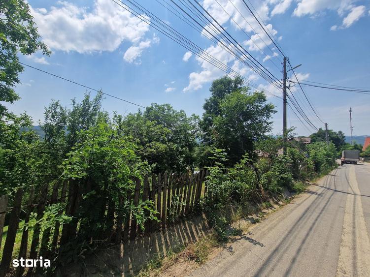 Teren de 3910 mp, în Secăriei