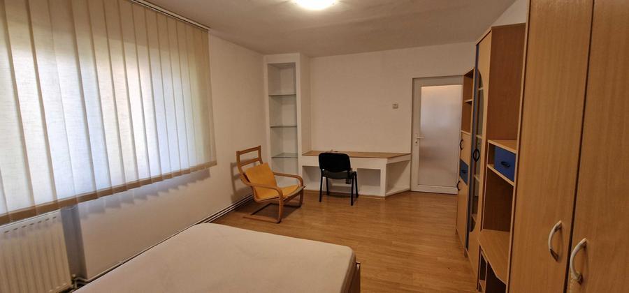Apartament cu 3 camere decomandat în Zorilor