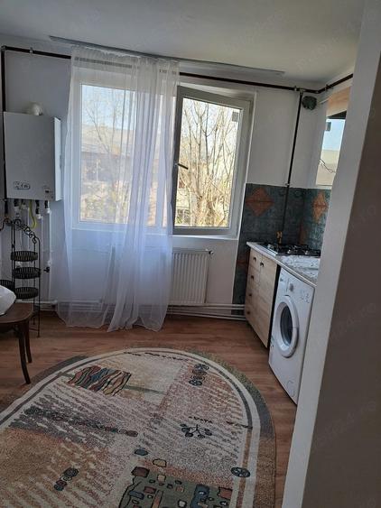 Garsonieră decomandată în Central