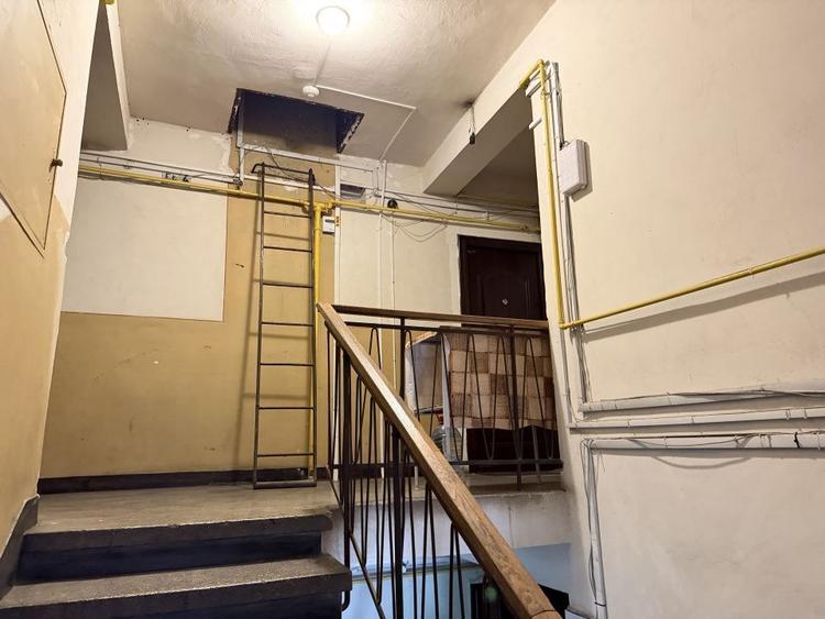 Apartament cu 2 camere semidecomandat în Frații Golești